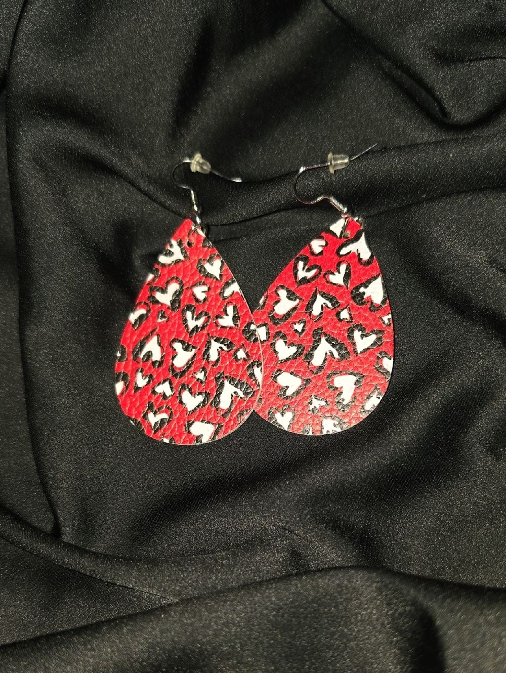 Plunder Red Heart Print Teardrop Earrings